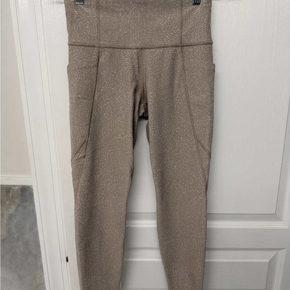 Athleta Salutation Stash Pocket Tight - PETITE